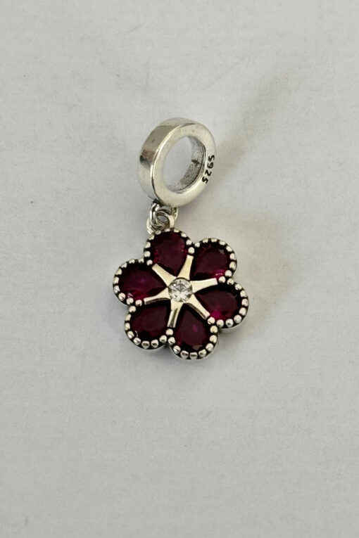 Kırmızı Papatya Charm