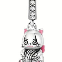 Sevimli Yumak Tutan Kedi  Sallantılı Charm