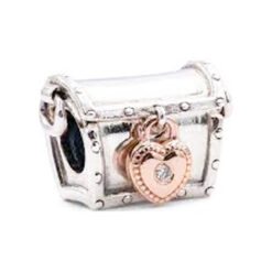 Hazine Sandığı Charm