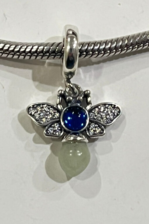 Karanlıkta Parlayan Kraliçe Ateşböceği Charm