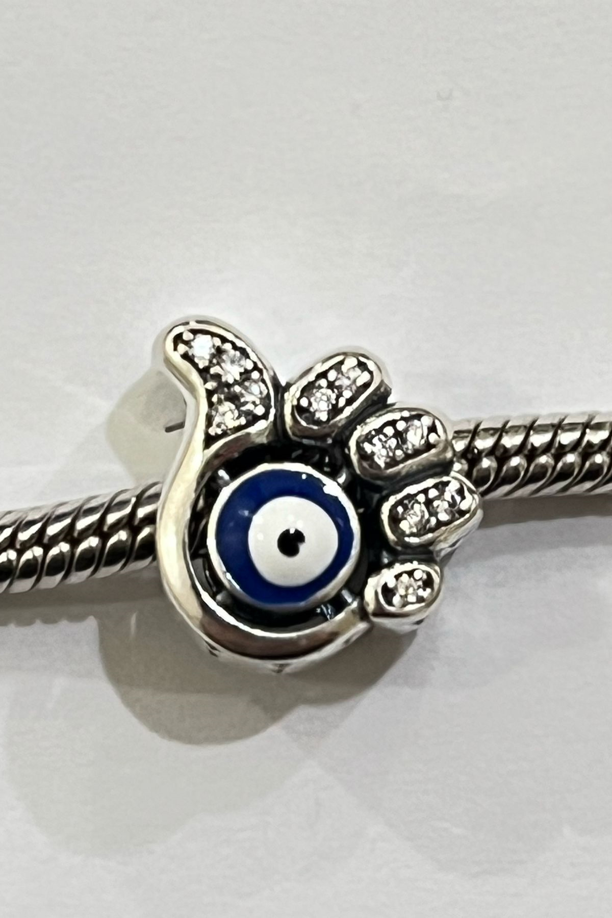 Taşlı Nazar El Baş Parmak Charm