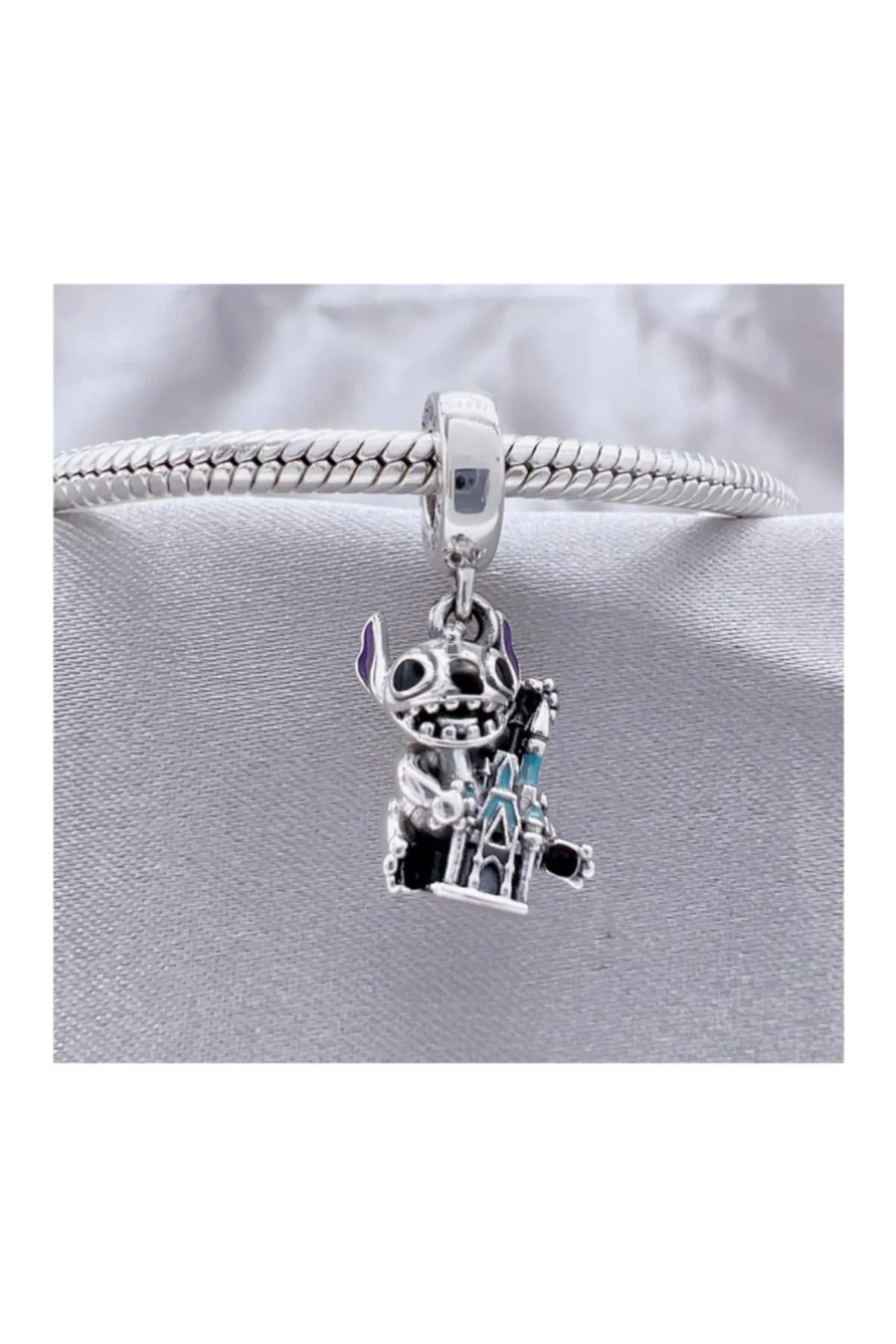 Fubena Stitch ve Kalesi Sallantılı Charm - Görsel 2