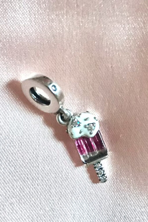 Frambuazlı Dondurma Sallantılı Charm